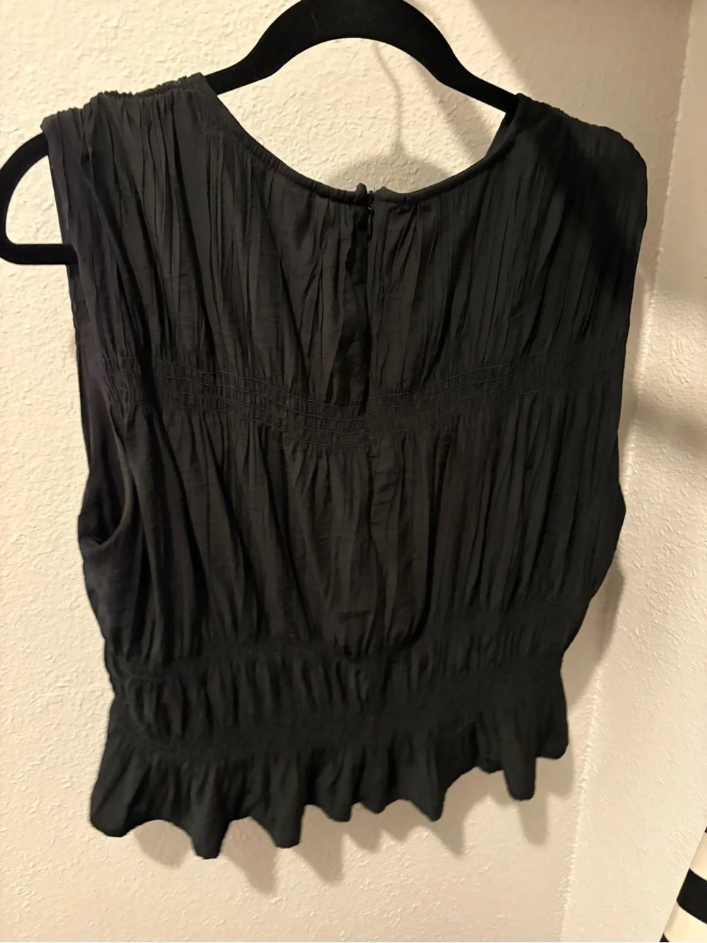 H&M Black Sleeveless Pleated Peplum Top